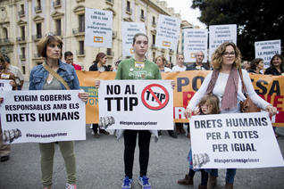 VALENCIA /// Manifestacion contra la pobreza bajo el lema Pobreza Cero y no al TTIP